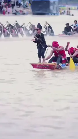 Nghe nói chèo thuyền đang hot mấy ngày vừa qua  #giaitri #indonesia #indonesia🇮🇩 #aurafarming #lehoi #festival #truyenthong #traditional #china 