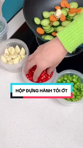 Hành tỏi ớt nên được cắt sẵn và bảo quản trong hộp như này để dễ nấu nướng #hopdunghanhtoi #hopdunghanhtoidetulanh #hopdunghanhtoiraonuoc #hopdunghanhtoiot #hopdunghanhtoigung 