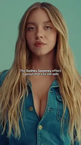 Sydney Sweeney has become a polarizing figure in contemporary marketing: embraced by the American conservative right, criticized by those who accuse her of objectifying the female body and pushing problematic messages. Her recent campaigns with Dr. Squatch and American Eagle, full of winks, wordplay, and tight denim, have sparked public debate. Thoughts? #sydneysweeney #americaneagle #marketing #fashiontiktok #TikTokFashion #fashion #fashionmarketing #brand #campaign 