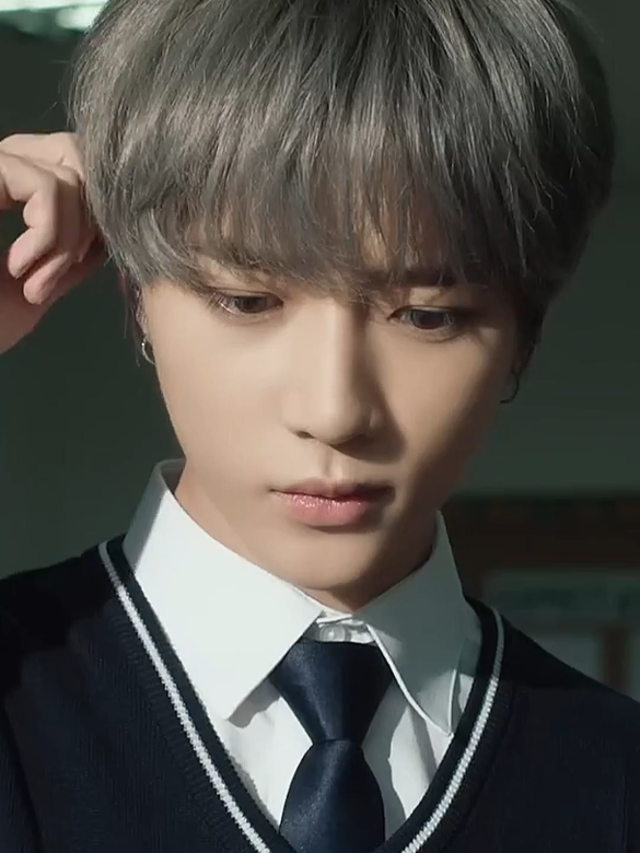 Runaway (2019) #TXT #투모로우바이투게더 #kpop #fyp #foryoupage #kpopsong #oldkpopsongs #oldkpop 