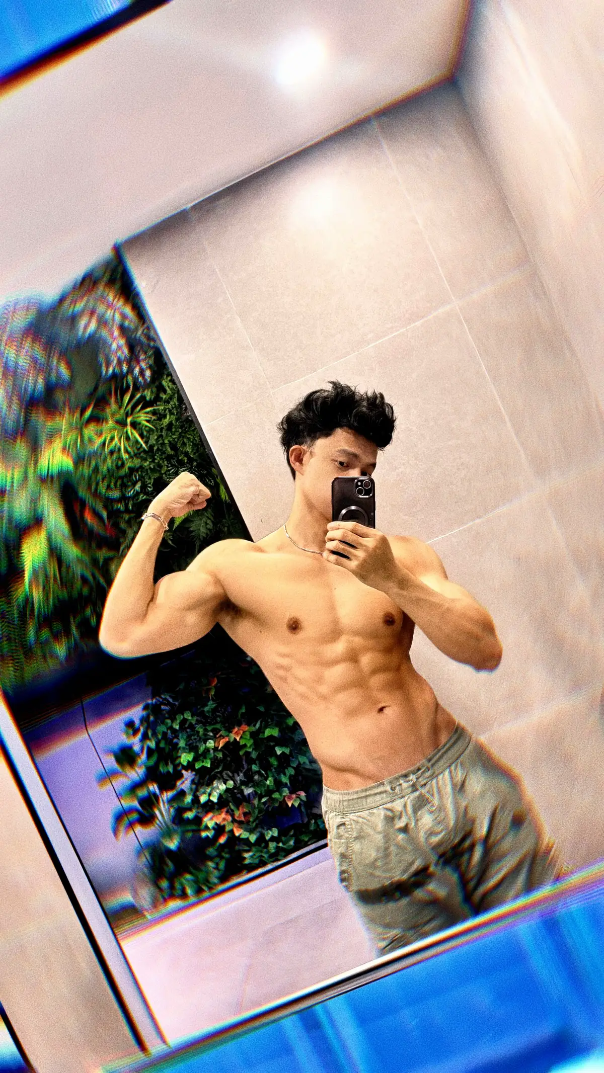 Flexing dikit mumpung lighting oke #gym