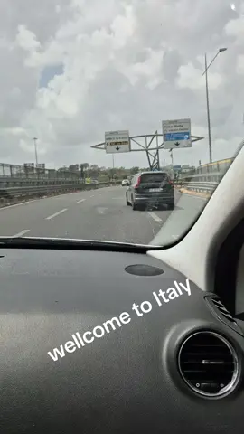 #italy🇮🇹 #italy #safetydriving #adventure #tourist #adventuretime #vacations #italia #roma 