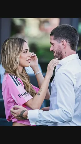 Tini officially back in her wag era ✨✨#tinitoessel #rodrini #rodrigodepaul #fyp #footballwags #foryou #parati #pourtoii #miami #intermiami #argentina #argentinawags #violetta 