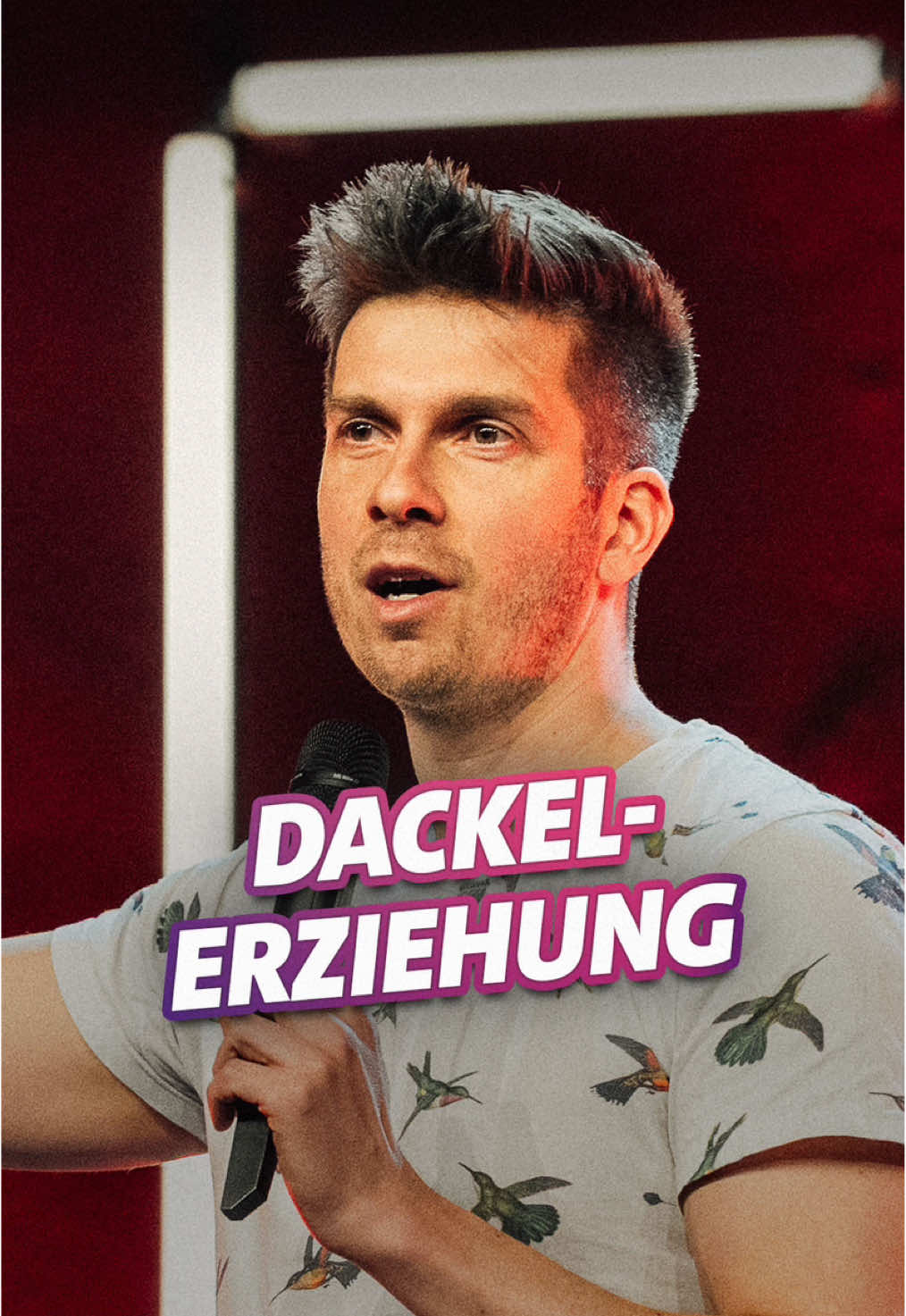 Nachwuchs 🐕 @Simon Stäblein beim Comedy Clash SWR/2025 Der Comedy Clash ist Deutschlands einziges Stand-Up-Turnier live auf dem Twitch-Kanal der ARD. 👉🏼 Den ganzen Auftritt findest du auf unseren YouTube-Kanal oder in der @ARD Mediathek. #StandUp #ARDStandUp #Comedy #SWR #ComedyClash #SimonStäblein #Hund  