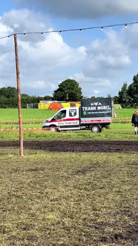 Da ist er ja wieder 😬🤘🏼 #trashmobil #trash #müllabfuhr #einhochaufeuch #clean #nature #wacken #wackenopenair #2025 