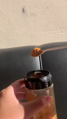 Chega de bagunça e sujeira na hora de cozinhar! Esse porta tempero com colher é puro charme e praticidade. ✨ Organize, proteja e meça sem esforço! 🛍️ #AchadinhosDoLar #TikTokShopBrasil #PortaTempero #CozinhaOrganizada #dicadecasa 