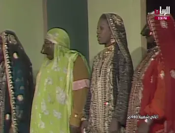 العاشوري  فن جميل وكان يؤدي في المناسبات والافراح  اختفى هذا الفن مع دخول الألات الحديثه واختفاء الاداء الحركي للفن يختلف العاشوري باختلاف بسيط في الاداء والرقص عن باقي الخليج وعاشوري الخور مختلف تماماً  عاشوري من اداء فرقة ملكة عبدالله الخليفي 