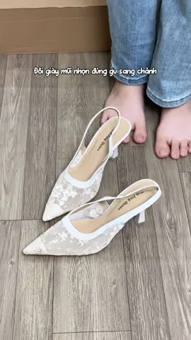 Giày ren thêu hoa vừa tôn dáng lại còn sang lắm nha ce #review #giaydepnu #giaydepxinh #giaycaogot 