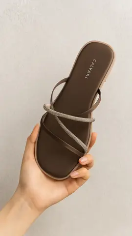 sandal wanita simpel elegan #sandalwanita #fyp #elegant #kekinian #OOTD #xyzbca #tiktokviral #fypindonesia #trend #fashion #riview #viral #affiliatetiktok #foryou #foryoupage #trending #lewatbrandafypツ #sandalaesthetic 