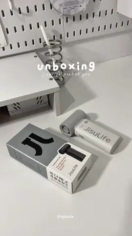 been wanting this fan for sooo long #jisulifeminifan #jisulife9 #minifanportable #handheldfan 