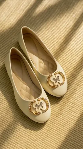 Gio Saverino Sepatu Flat Shoes#fypシ゚viral #foryou #sepatuwanita #wibgajian #shoes #OOTD #outfitideas 
