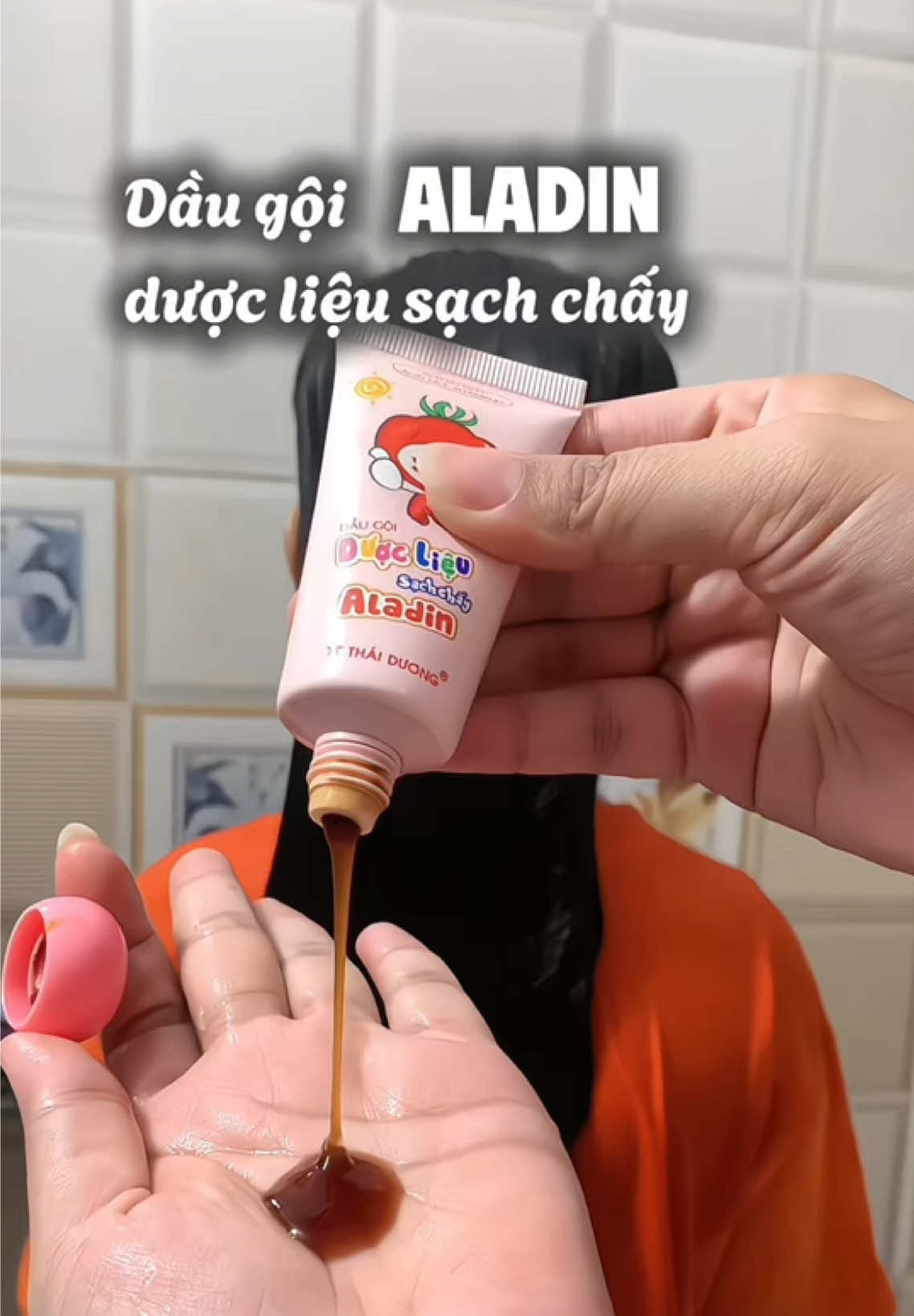 Chấy lây nhanh lắm, ba mẹ chủ động phòng từ sớm cho con nha. #mecobaembe #daugoiduoclieusachchayaladin #daugoisachchay #saothaiduongpharma #thuhaifreeship 