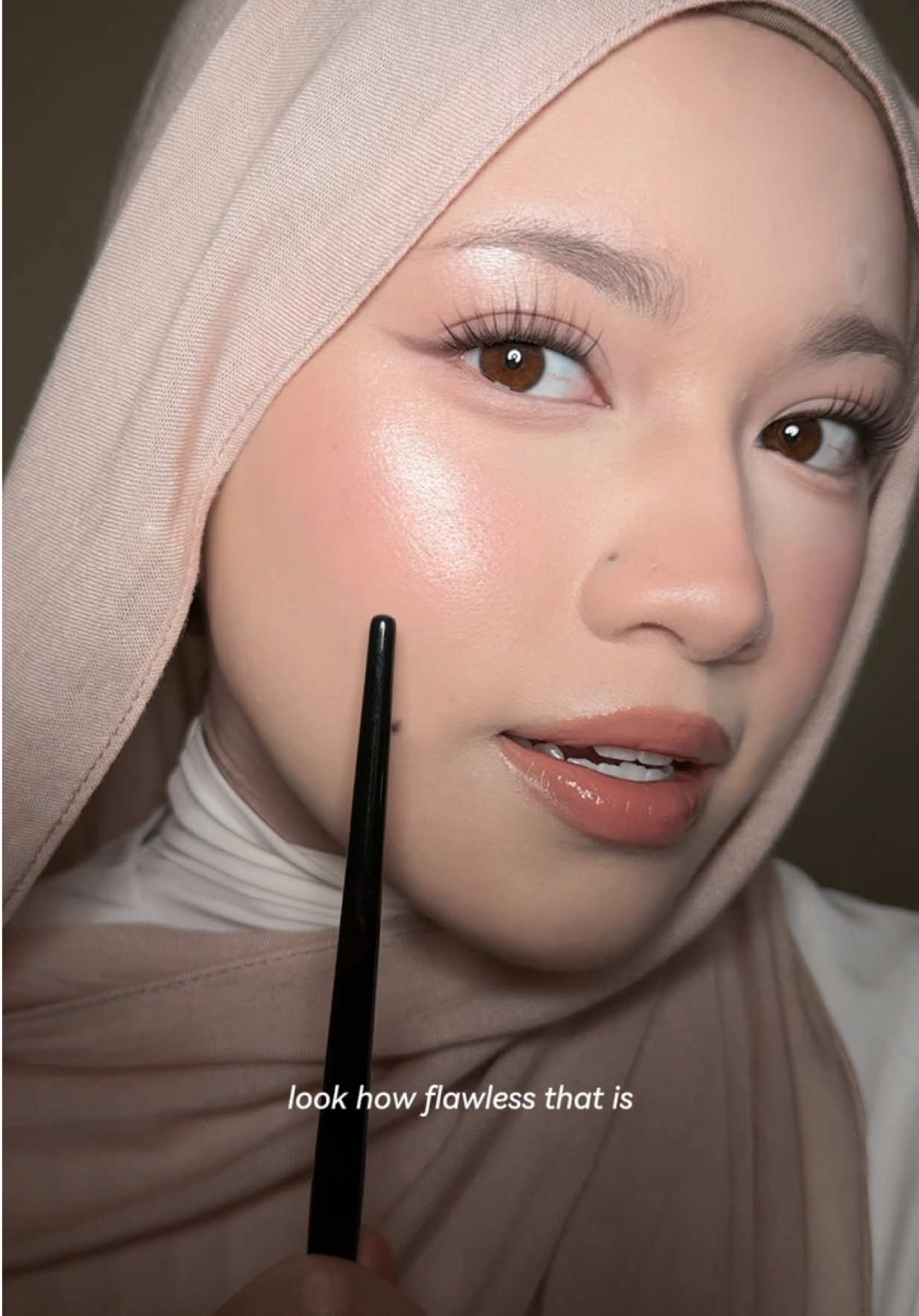 how to get a dewy and glowy base without feeling sticky only using one product! #narsissist #EtherealShadeRadiantGlow #NARSMalaysia 