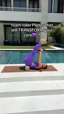 Wearing @Kosha Fit Shakti set in Iris🩷SAVE this foam roller abs using 5lb dumbbells and do each exercise for 45 sec with a 15 sec rest in between🌞 #athomeabs #weightedabs #foamrollerpilates #athomepilates 