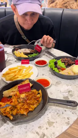 Steak mewah holycow @Steak Hotel by HOLYCOW sekarang bisa pesan lewat tiktok ✨ #viraltiktok #trend #fyppppppppppppppppppppppp #fy #viral #steakholycow #enakbanget 