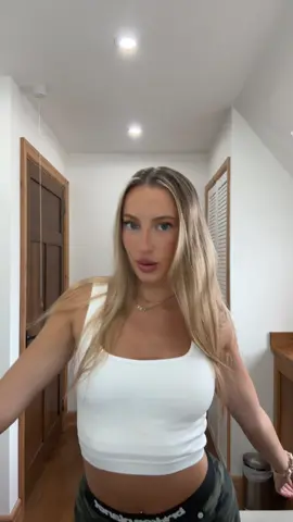 excuse my hair lol it’s hair wash day 