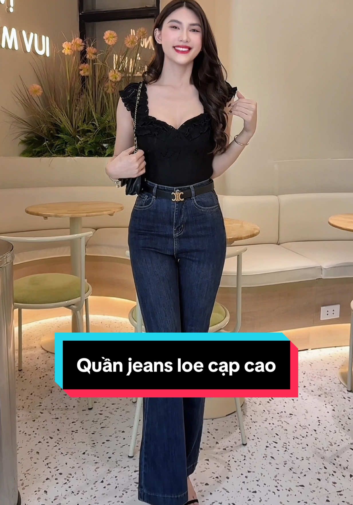 Quần jeans loe siêu hack dáng #quanjean #quanjeannu #quanjeanongloe #quanjeanloe #quanongloe #quanloe #quanbo #quanbonu #thoitrangnu #fashion #xuhuong #fypシ゚ 