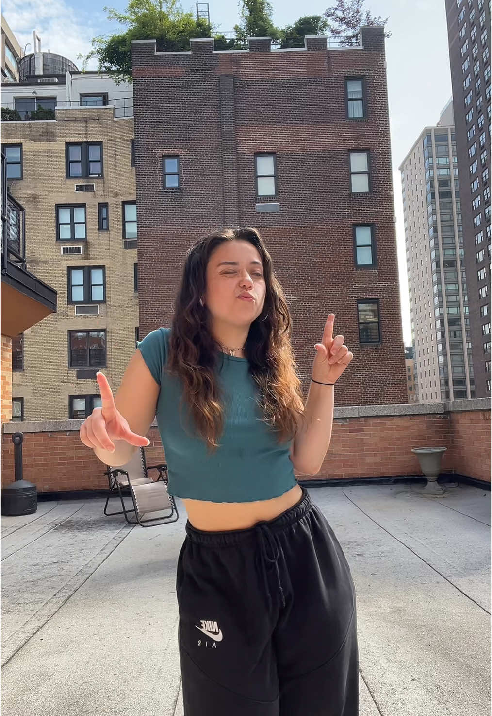 Summer is back let’s dance🔥☀️ DC : @𝐌𝐚𝐫𝐚𝐥𝐲𝐧🫧  #dancechallenge #trend #workfromhome #dance #fun #pourtoi #fyp #pourtoii 