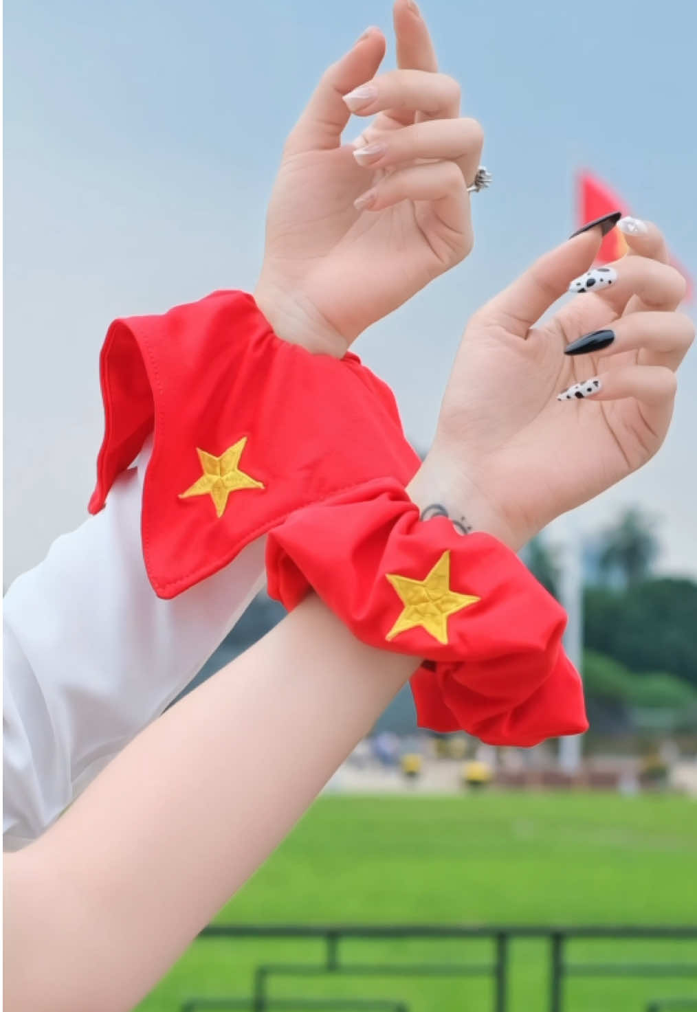 Nhỏ xinh và ý nghĩa vô cùng #thuchamchi #thoitrang #fashion #xuhuong #trending #OOTD #outfit #fyppppppppppppppppppppppp #khancodosaovang #quockhanh #concertquocgia 