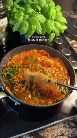 Shin ramen 🍜 ✨ #creatorsearchinsights #shinramyun #ramenhacks #foodtutorials #noodles 