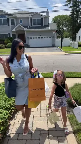 Bet he didn’t see that coming!😂 #funny #couples #couplecomedy #trendingcouples #couplehumor #glamwithnikki #nikkiandseb #marriedlife