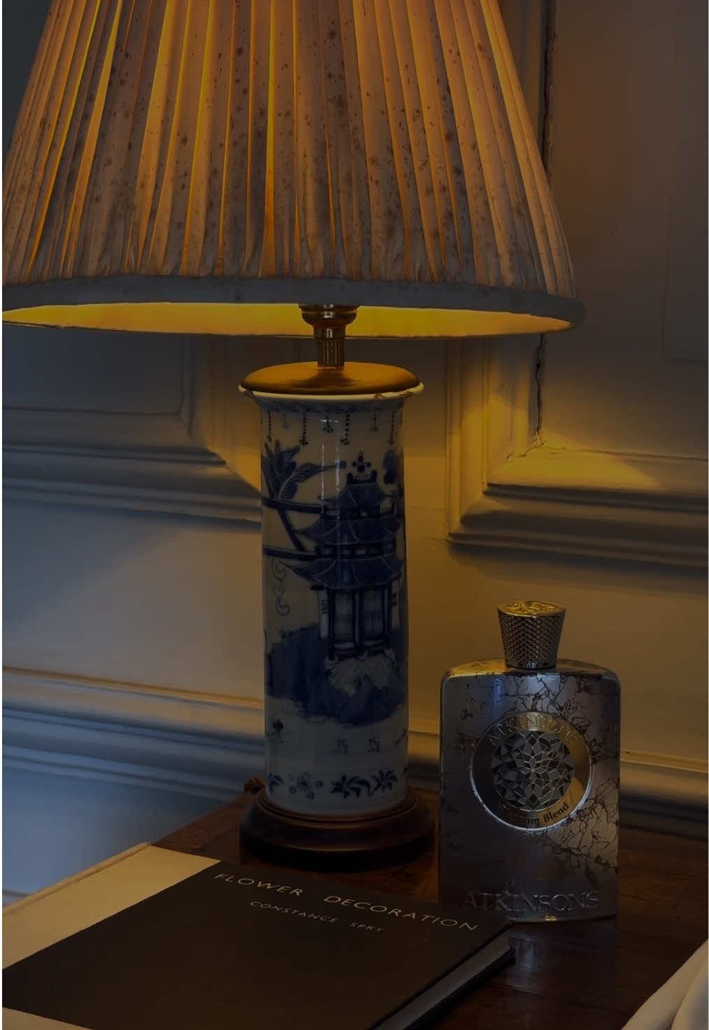 @ATKINSONS1799.LONDON  Atkinsons Platinum Blend where luxury meets legacy. A touch of British elegance, a scent of timeless sophistication.  @TheOfficialSelfridges  #AtkinsonsFragrances #AtkinsonsPlatinumBlend #luxuryperfume #nicheperfume #AD