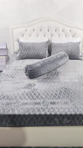 Ga gối 4 món nỉ nhung màu ghi nhạt: 1 ga bo chun nỉ nhung, 2 vỏ gối đầu, 1 vỏ gối ôm. #xuhuong #gagoi #gagoigiare 