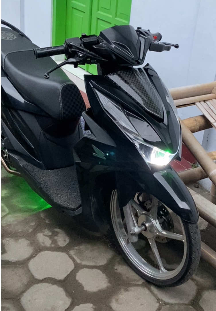 #hondabeat #beatstreet #utamakanfitment #fyp #masukberanda #r17 #r17style #beatstreetbatokvario #foryoupage #xyzbca #viralvideo 