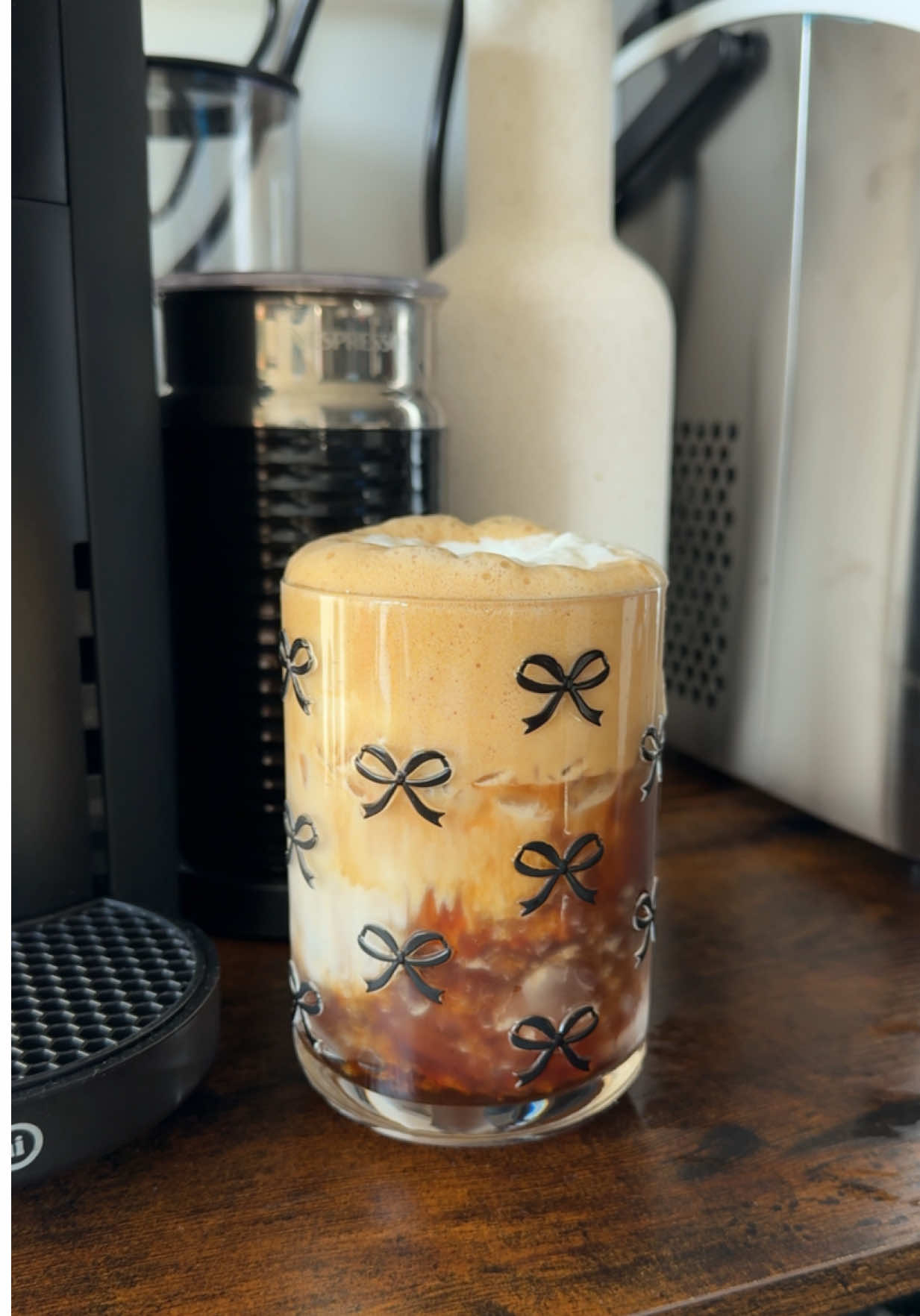 A cute cup seems to always make the drink taste so much better! Happy Monday yall!! ☺️ #latte #blueberrylatte #icedlatte #icedlatterecipe #icedcoffee #nespresso #coffeetok #coffeetiktok #coffeelover #fyp @Nespresso @Nespresso USA 