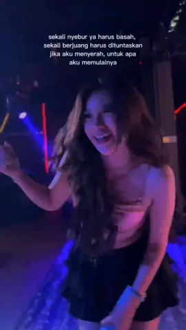 dj yulie🔥#arjunaclubsurabaya #creatorsearchinsights #djyulie #partynight #djviral #sugarbby #Dance #arjunaclub 