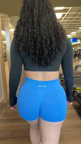 long awaited glute workout is here!! hip abductions 15x3 slow and controlled  step ups 12x3  kas glute bridge  15x3  kickbacks 15x3