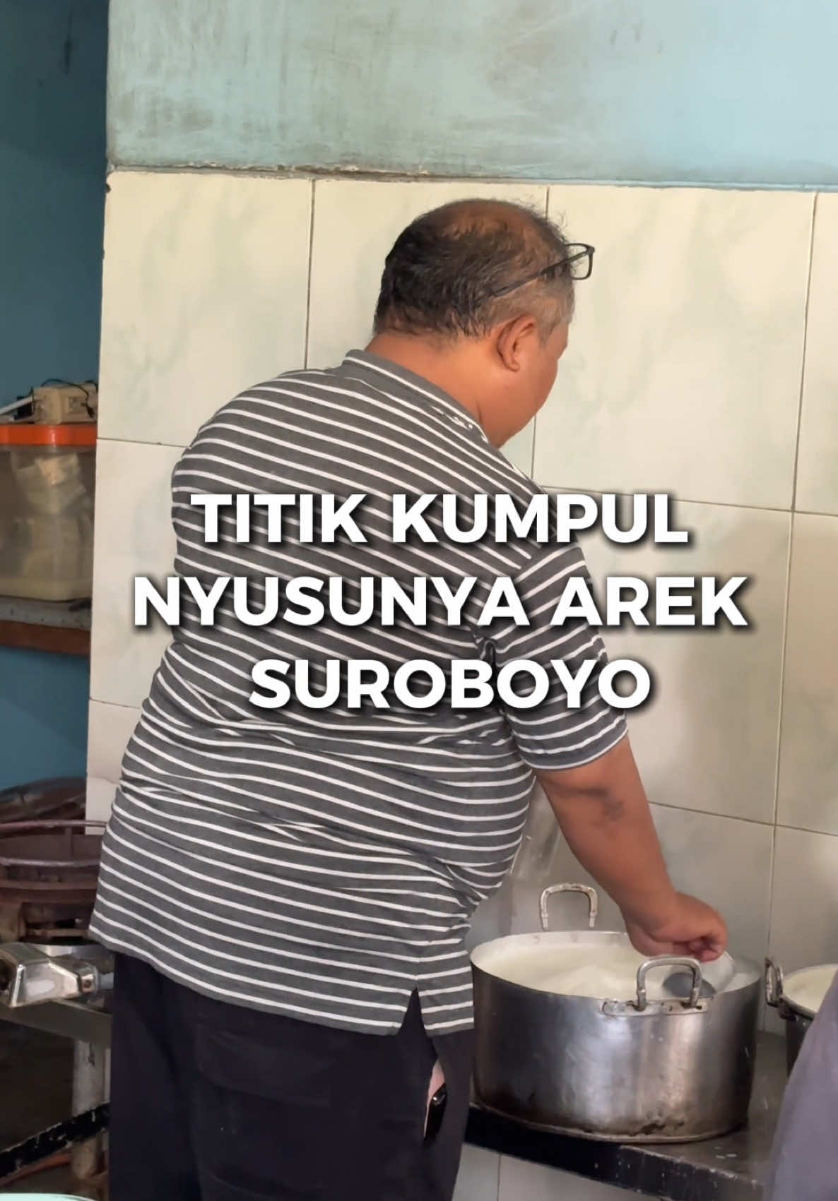 Titik Kumpul SUSU IDOLANYA AREK AREK !!  Sejak puluhan tahun harganya tetap mulai 5 ribu murah #surabayakuliner #kulinersurabaya #kulinersuroboyo #kulinersby #kulinermurahsurabaya #kulinersurabayamurah #fyp #fypシ #viral #sususurabaya #sususegarsurabaya #kedaisususurabaya #kedaisususuperboy #kulinerpagisurabaya #hiddengems #kulinermurah #kulinertiktok #serunyakuliner #videolebihpanjang 