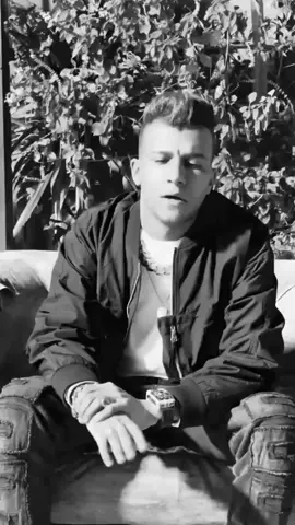 احساس ان انا واحداني معايه ف كل مكان🖤🥀 #عصام_صاصا #عصام_صاصا_الكروان #عصام_صاصا_الكروان🎤 #essamsasa  #عصام_صاصا #حالات #حالات_واتس #استوريهات #اغاني_حزينه 