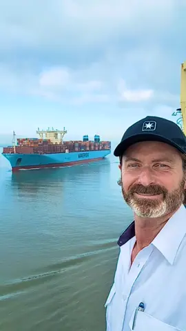 Steering through life's storms, with a steady hand 🚣‍♂️💪 #alwaysonboard #captainthomas #captain #maersk #ventamaersk #solnedgang #sailor #seafarers #haircut 