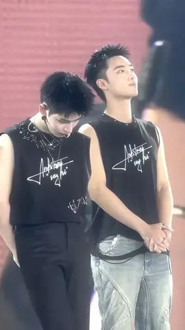 : Hai bạn nhỏ của em ơi, Em thương hai bạn nhiều lắm. Nhìn hai bạn lúc nào cũng vui vẻ, hồn nhiên, em thấy lòng mình nhẹ nhõm . Em chỉ mong hai bạn luôn sống vui như bây giờ, giữ mãi sự dễ thương và trong trẻo đó. Mãi là hai bạn nhỏ đáng yêu của em nha! #doogem #viral 