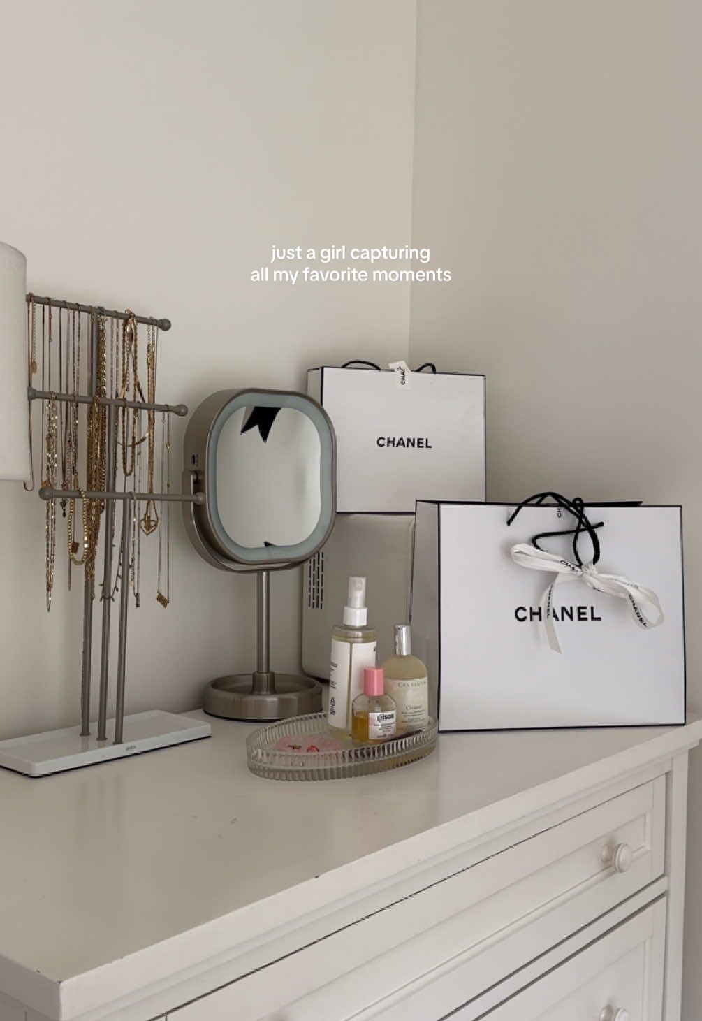 capturing small girly moments is my favorite hobby 🍵🤍 #girlythings #girlymoments #justagirl #aesthetics #imjustagirl #relatable #creatorsearchinsights #romanticize 