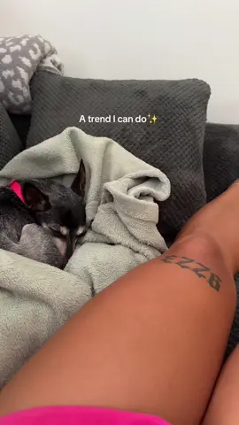 Everything my leg days have prepared me for🤝 #legday #quads #quadmami 