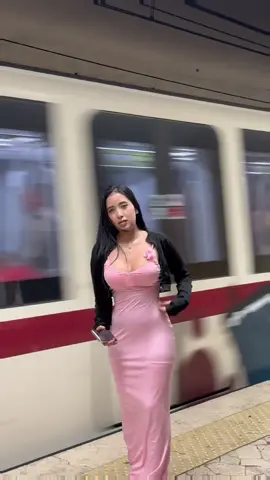 Estaba un poco solo 🌸.                           . . #viral #explorepage✨ #belleza #italian #latina 