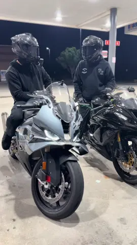 Be different #different #viral #bmws1000rr #fyp #BookTok #Love