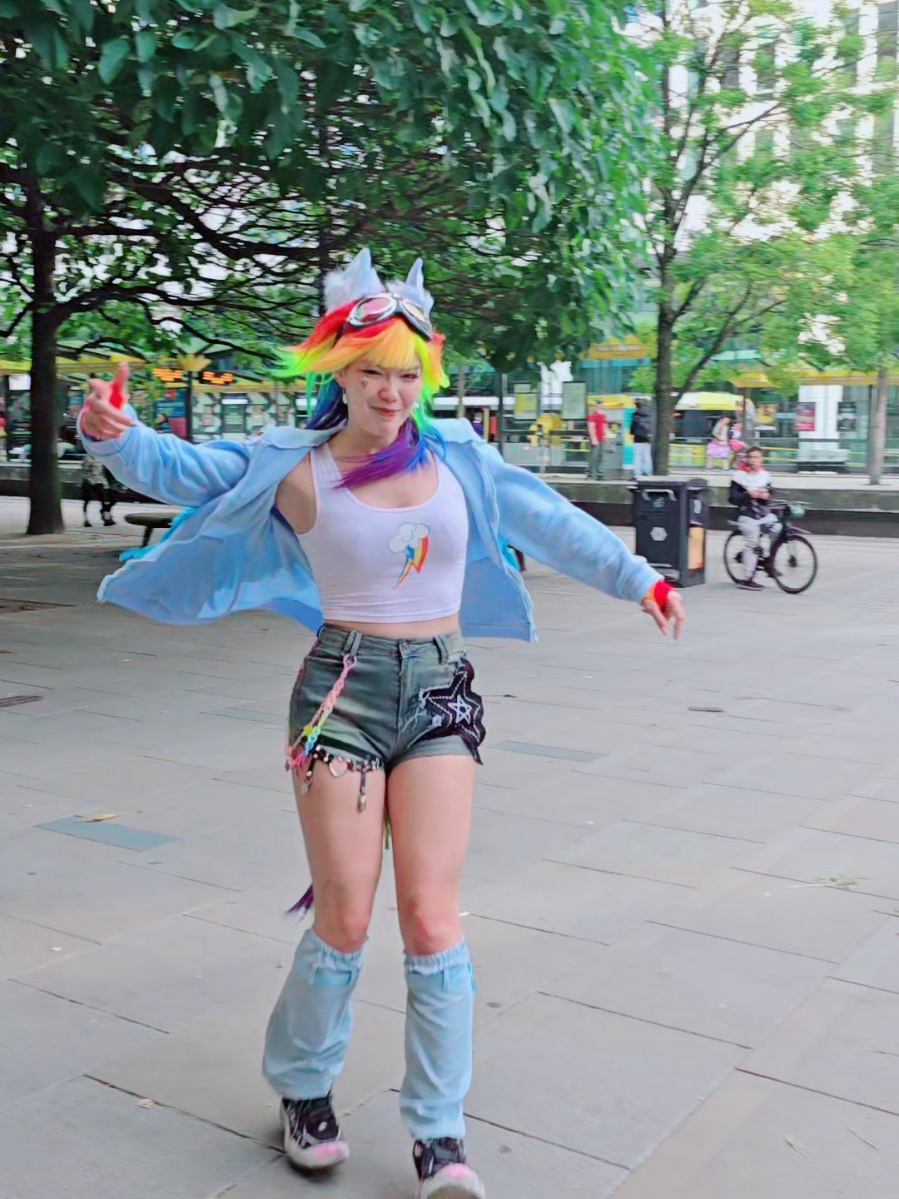 awesome as I wanna be !!☆ .  @MegaCon Live  📷 thank you  ♡ @enyaarwyen  @Heelys Worldwide  . . ♡ . #rainbowdash #rainbowdashcosplay #mylittlepony #MLP #mlpcosplay #mylittleponycosplay #UKcosplay #megacon #wasian #cosplayer 