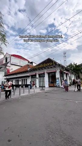 ada kenangan apa di malioboro?😔  #daytrip #daytripjogja #traveljogja #opentripjogja #malioboro #jogja 