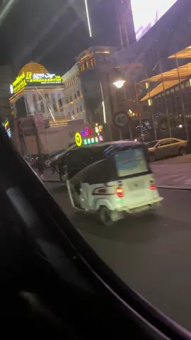 不开心，找不到女朋友😂