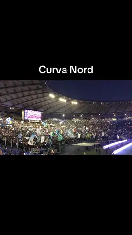 Briga canta My Way in Curva Nord #Lazio #Calcio #curvanord 