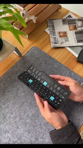 Folding Keyboard Lipat Bluetooth Wireless dengan Touchpad Ipad Macbook