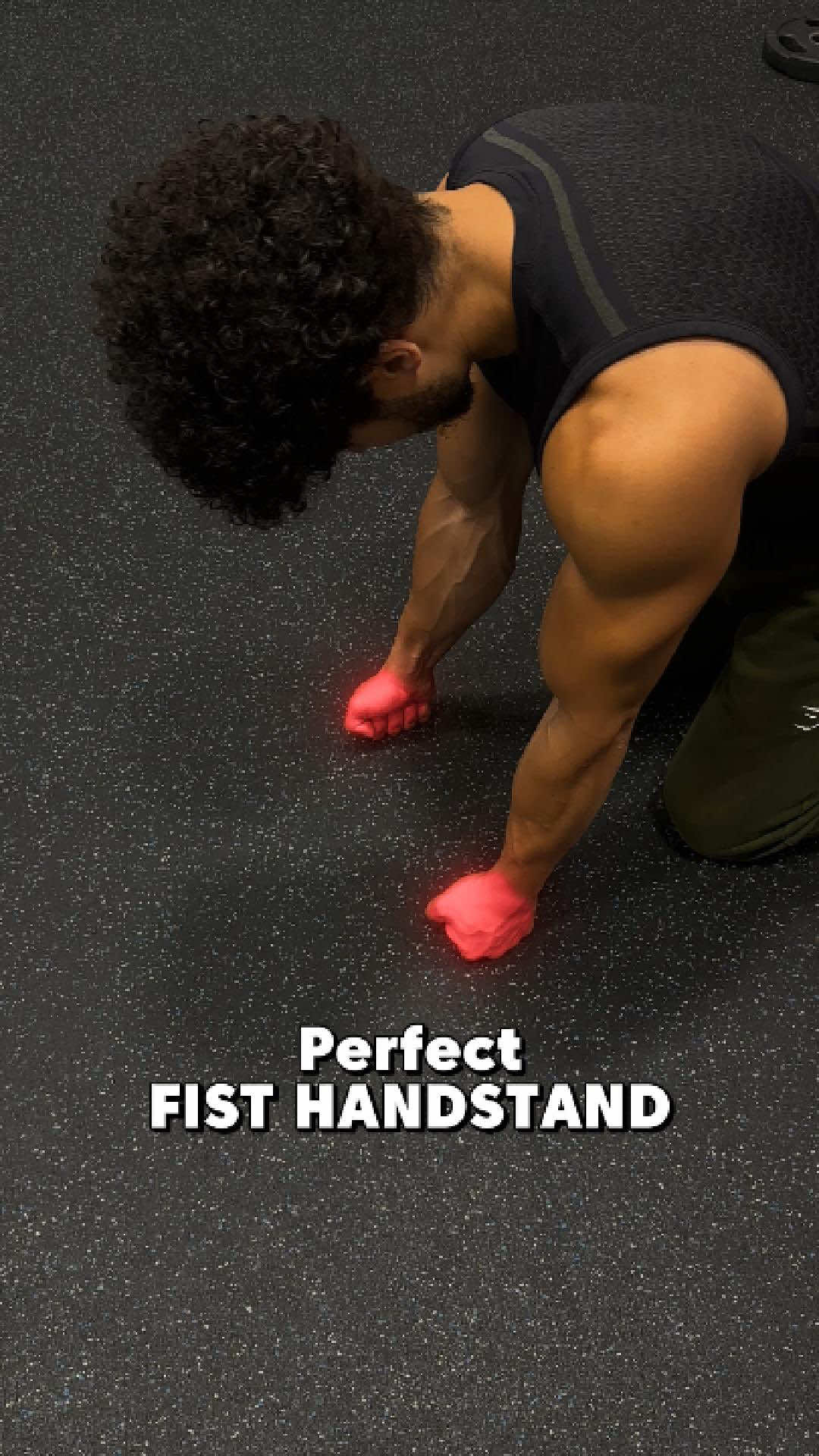 Perfect FIST Handstand #calisthenics #foryou #fyp #handstand #youngla 