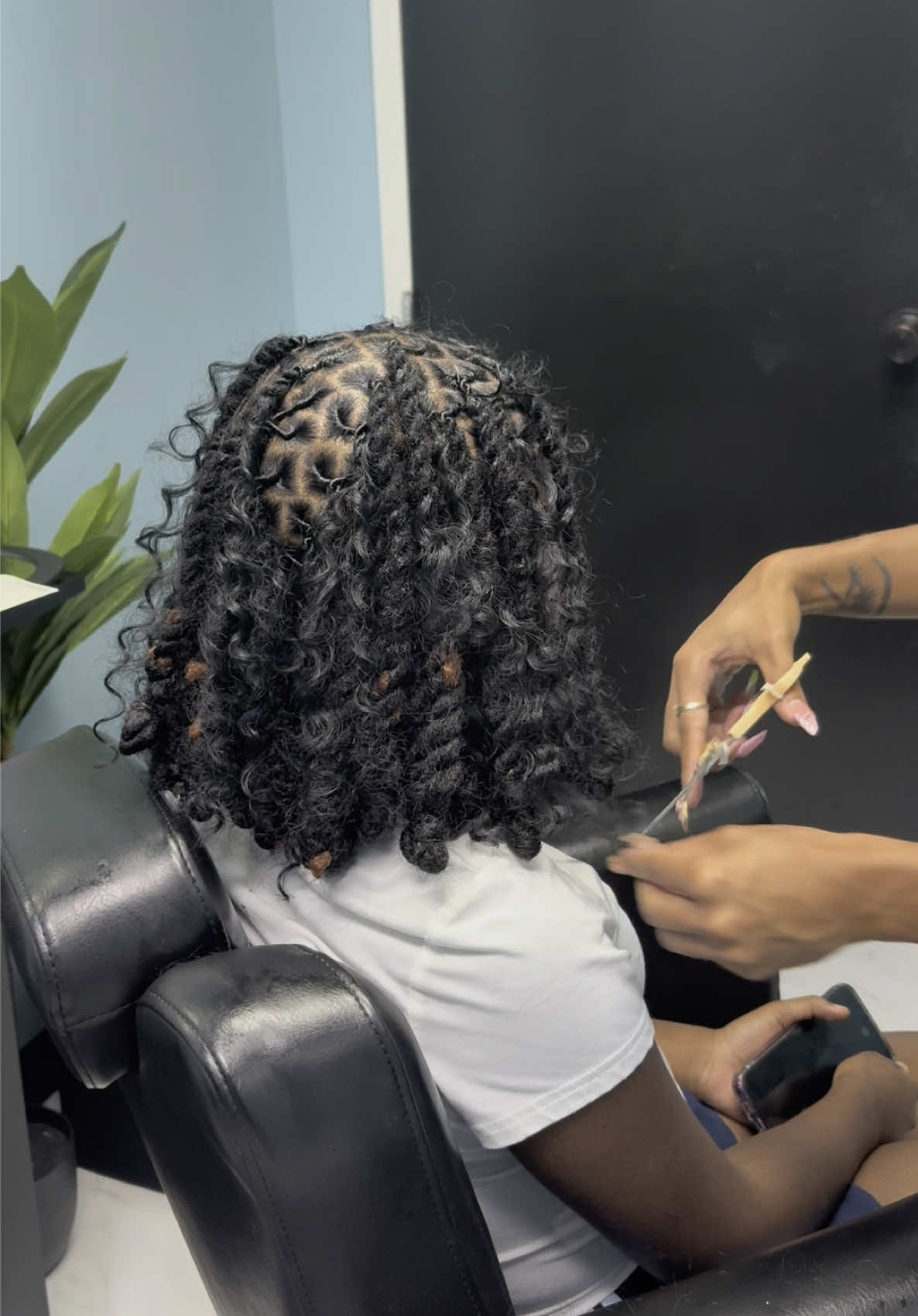 Another day another bob😍….make it boho Ig:curlcove_studio AUGUST BOOKS OPEN #atlantalocstylist #nogelretwist #newclientswelcome #womenlocstyles #healthylocs #twostrandtwist #locbobstyle 