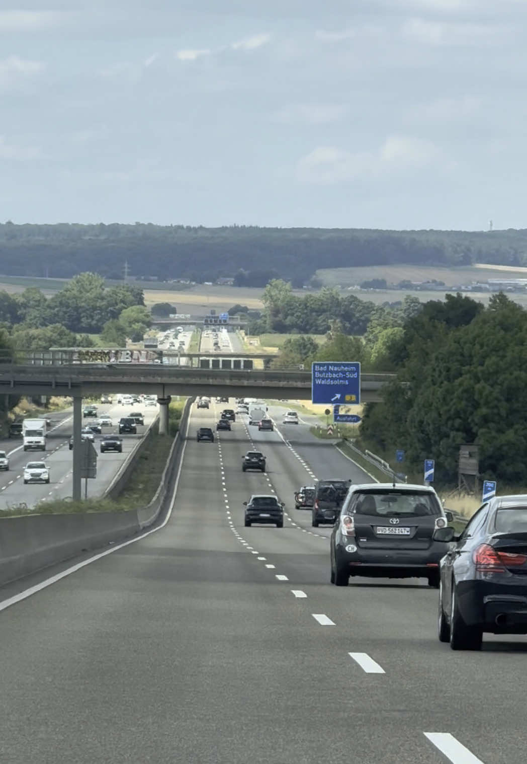 Welcome to the German Autobahn, heaven for speed lovers🏎️🏎️🇩🇪 but drive safely #autobahn #deutschland #freedom #speedlover 