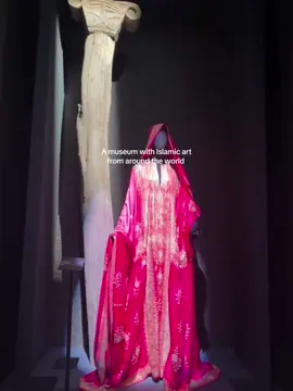 The House of Islamic arts is the first museum of its kind in Saudi Arabia, as a museum specialised in Islamic arts. The museum contains more than a thousand pieces of art representing 15 centuries of the history of Islamic art from all countries of the Islamic world 🌎 #jeddah #thingstodoinjeddah #islamicart 