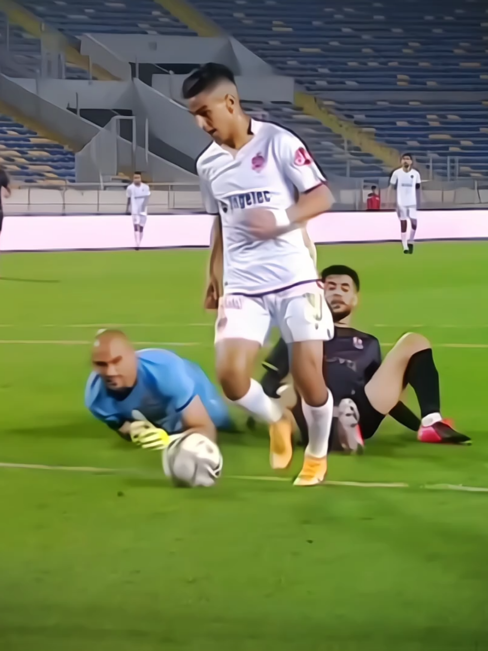 he's a genius . . . #wydadcasablanca #wydad #wydadathleticclub #fypp 