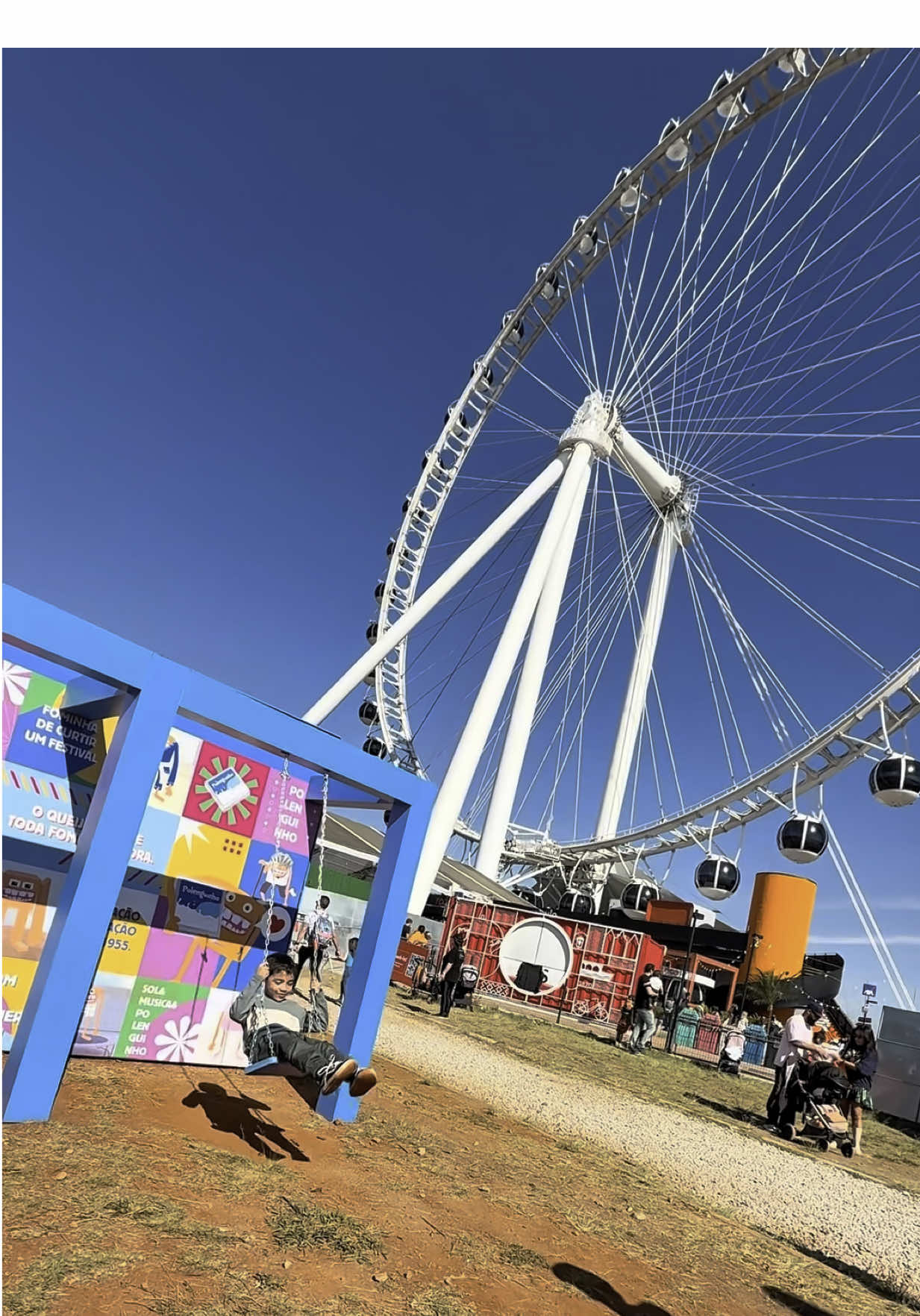 Ninguém se diverte mais do que uma mãe que foi convidada para o @festivalzinho a convite da @polenguinhobr e ainda podendo viver esse momento incrível ao lado de todos que ama!  Shows intercalados para todas as idades, dois palcos, os melhores restaurantes da cidade, estrutura incrível e muita diversão. Um evento maravilhoso assim como os produtos da @polenguinhobr que tanto amamos!  Obrigada pela experiência maravilhosa em família @polenguinhobr 